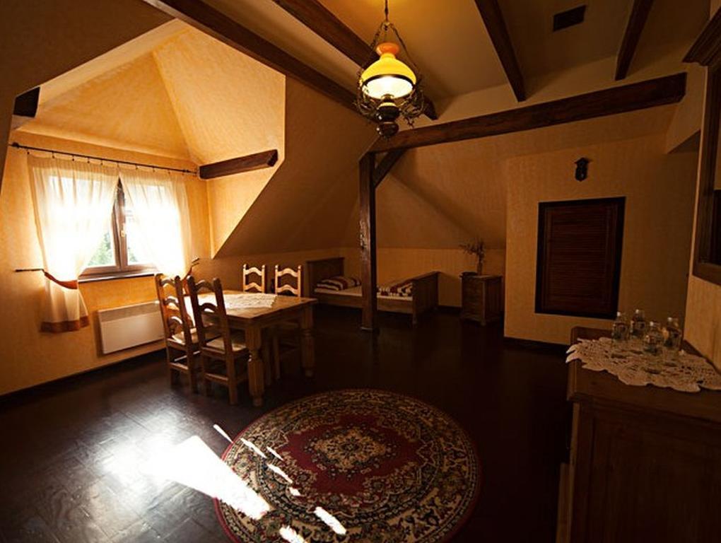 Stylowy Zajazd Pod Czarnym Kogutem Czarna  Room photo