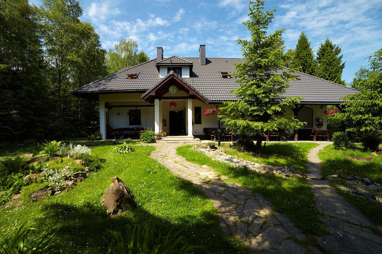 Stylowy Zajazd Pod Czarnym Kogutem Czarna  Exterior photo
